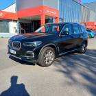 BMW X5 G05 xDrive45e A Charged Edition - 1-Omisteinen Suomi-auto!, Adaptiivinen vakionopeudens&auml;&auml;din, Ilmajousitus, Valkoinen nahkasisusta, Peruutuskamera, Muistipenkki, Navi, LED ajovalot
