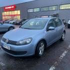 Volkswagen Golf Comfortline 1,4 TSI 118 kW, DSG-autom. 4-ovinen - Myyd&auml;&auml;n korjattavaksi. Vaihteisto nykii ja helmoissa ruostetta