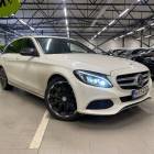Mercedes-Benz C 350 e ** Distronic + / Burmester / 360 P.Kamera / Pilot Assist / Kaistallapito / Muistipenkki **