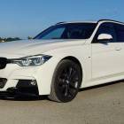 BMW 320 F31 Touring 320d A xDrive Business M Sport Edition - Katso kes&auml;n huippuedut t&auml;h&auml;n autoon! - *M-Sport / HarmanKardon / Panoraama / Navigointi / Comfort access / L&auml;mmitett&auml;v&auml; ohjauspy&ouml;r&auml;**