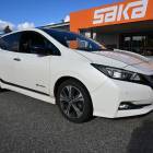 Nissan Leaf Tekna 40 kWh 2-tone FI ** Esil&auml;mmitys / ACC / BLIS / LED / Liikennemerkkitunnistus / Navi / 360 kamerat / Puolinahat **