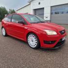 Ford Focus 2,5 ST 225hv M6 3-ovinen - 6 kk korotonta ja kulutonta maksuaikaa! - N&auml;ytt&auml;v&auml; ST Focus, Suomiauto, Automaattinen ilmastointi, Lis&auml;mittaristo, Recaro - Ilmainen kotiintoimitus!