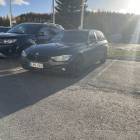 BMW 320 F31 Touring 320d Business Exclusive Edition Sport LCI - 14 p&auml;iv&auml;n palautusoikeus - Facelift, Juuri Huollettu! Adapt.vakkari, Sport-penkit, LED, Pys&auml;k&ouml;intitutkat, Metalliv&auml;ri, Huoltokirja - Ilmainen ko