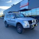 Mitsubishi Pajero 3,2 Di-D Instyle Navi AT 7-ist. // Juuri saapunut! / Kamera / Koukku / Rockford / Nahat / Navi / Vakkari / Lohko+sis&auml;p. //