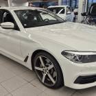 BMW 530 G30 Sedan 530e A Business Comfort - 14 p&auml;iv&auml;n palautusoikeus - Urheiluistuimet, Navi, Harman Kardon! - J. autoturva - Ilmainen kotiintoimitus!