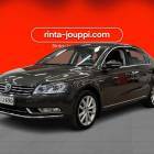 Volkswagen Passat Sedan Highline 1,6 TDI 77 kW (105 hv) BlueMotion Technology DSG-automaatti - Webasto, Jakohihna vaihdettu 10/25, Vetokoukku, Navi, Huoltokirja, Xenon valot, Pys&auml;k&ouml;intitutka Park Pilot, 2 renkaat.