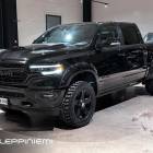 Dodge Ram 1500 Limited Black Edition Crew Cab 4x4 / Levitetty / 2x Nappulat / Panorama / H&amp;K / Adapt.Vak / Ilma-Alusta / 360&deg; /