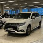 Mitsubishi Outlander Intense Business 4WD 5P **/ Nahka-alcantara/ Tutkat/ Keylessgo/ Led-valot/ Ratin l&auml;mmitin **