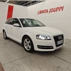 Audi A3 Sportback Attraction Business 1,6 TDI (DPF) 77 kW S tronic Start-Stop - 14 p&auml;iv&auml;n palautusoikeus - Vetokoukku, Lohkol&auml;mmitin, Automaatti-Ilmastointi, Vakkari