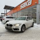 BMW 118 F20 Hatchback 118i A Business ** 1. Om Suomi-auto / Sporttipenkit / Pys&auml;k&ouml;intitutka / Vakkari / Kattavasti huollettu**