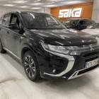 Mitsubishi Outlander PHEV Invite Plus 4WD 5P ** Suomi-auto / P. Kamera / Nahka-alcantara / Vetokoukku **