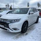 Mitsubishi Outlander Instyle 4WD 5P ** Timanttinahat / Ad.vakkari / 360 kamera / S&auml;hk&ouml;penkki / LED / Koukku / Merkkihuollettu **