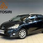 Toyota Verso 2,0 D-4D Active 7p ** Huoltokirja / Navi / Vetokoukku / Peruutuskamera **