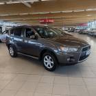 Mitsubishi Outlander 2,4 MIVEC Instyle Navi CVT - 14 p&auml;iv&auml;n palautusoikeus - 7-paikkainen / Vetokoukku / Lohkol&auml;mmitin