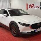 Mazda CX-30 2,0 M Hybrid Skyactiv-X Dynamic Business AT SR Hieno / ACC / Navi / Kattoluukku / Led-ajovalot / HUD / Keyless / Kamera / L&auml;mm.ohjauspy&ouml;r&auml; / Katveavustin / L&auml;mpp&auml;rit / 2 x 16" alut - Todella siistikun