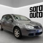 Volkswagen Golf 1,6 Trendline ** Ilmastointi / Vetokoukku / Lohkol&auml;mmitin + sp / Isofix **
