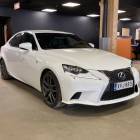 Lexus IS 300h F Sport ** Suomi-auto / Urheiluistuimet / LED-ajovalot / Koukku / Pys&auml;k&ouml;intitutkat / Bluetooth **
