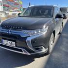 Mitsubishi Outlander PHEV Intense Business 4WD 5P ** Adapt.Vakkari / Kaistavahti / Nahka-alcantara / P-kamera / LED / KeyLessGo **