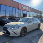 Lexus ES 300h Business Edition ** Adapt.vakkari / Kattoluukku / ALV / Merkkihuollettu / S&auml;hk&ouml;penkit / P-kamera **
