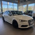 Audi S3 Sportback 2,0 TFSI 221 kW quattro S tronic ** Suomi-auto / Kattoluukku / Sporttipenkit / Puolinahat / KeyLessGo **