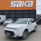 Mitsubishi Outlander PHEV Instyle Navi 4WD 5P ** Vakkari / P.kamera / KeyLessGo / Puolinahat / Lohkol&auml;mmitin / Vetokoukku **