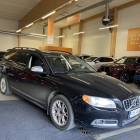 Volvo V70 2,0F Momentum ** Vetokoukku / Puolinahat / Lohkol&auml;mmitin / Vakkari / Autom. ilmastointi **