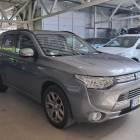 Mitsubishi Outlander PHEV 2013