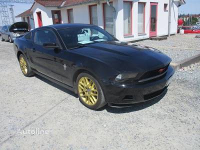 Ford Mustang, 3,7 L V6, 224kW, klima, kůže