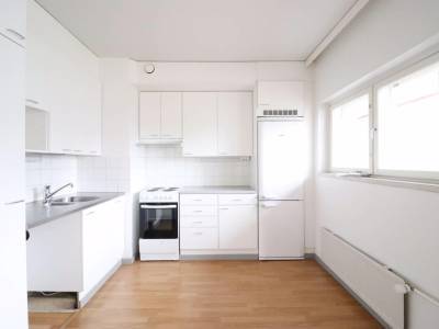 Vuokrataan Kerrostalo 4 huonetta - HELSINKI Roihuvuori Vuorenpeikontie 5