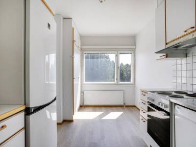 Vuokrataan Kerrostalo 3 huonetta - HELSINKI Kontula Tanhuantie 1