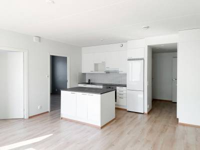 Vuokrataan Kerrostalo 3 huonetta - HELSINKI Rastila Karavaanikuja 2