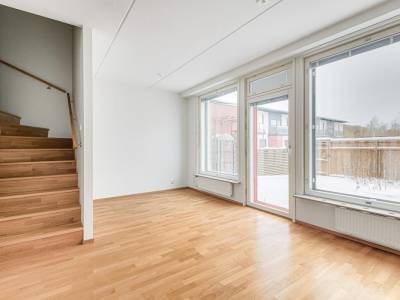 Vuokrataan Rivitalo 3 huonetta - Helsinki Vesala VIITANKRUUNUNTIE 3