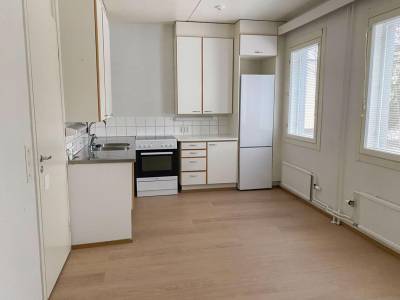 Vuokrataan Kerrostalo 3 huonetta - HELSINKI Oulunkyl&auml; Risupadontie 6