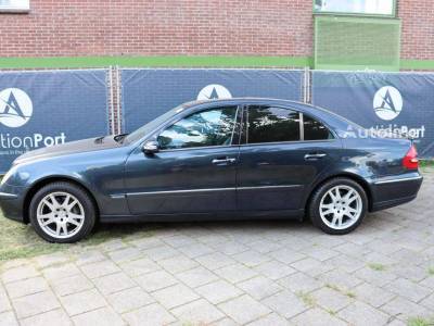 Mercedes-Benz E320