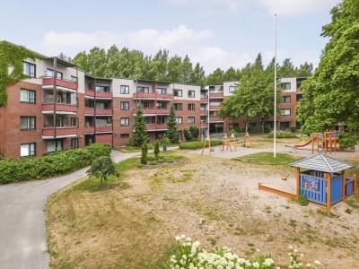 Vuokrataan Kerrostalo 3 huonetta - HELSINKI Malminkartano Arentitie 4-6