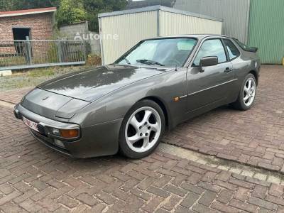 Porsche 944