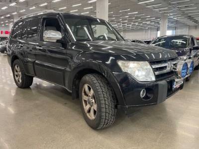 Mitsubishi Pajero 2011