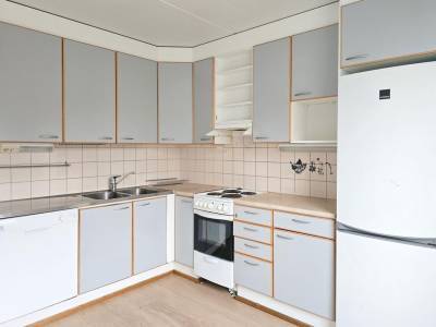 Vuokrataan Kerrostalo 3 huonetta - HELSINKI Kontula Leikkikuja 2a