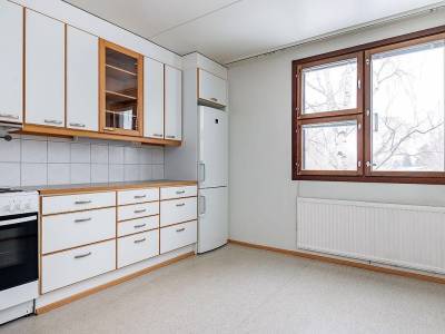 Vuokrataan Kerrostalo Kaksio - HELSINKI Suutarila K&auml;mnerintie 3